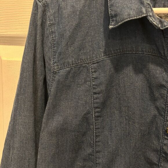 J. Jill Denim Button Front Shirt Size Large Womens Dark Wash Tencel Chambray Top - Picture 4 of 6